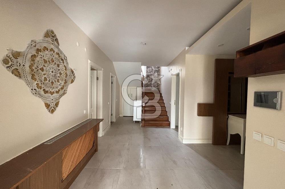 GÜZELŞEHİR SİTESİNDE TADİLATLI KREDİYE UYGUN SATILIK 5+1 VİLLA