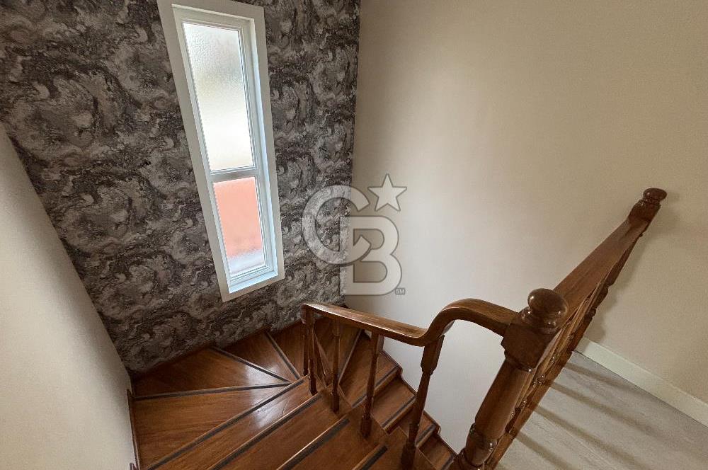 GÜZELŞEHİR SİTESİNDE TADİLATLI KREDİYE UYGUN SATILIK 5+1 VİLLA