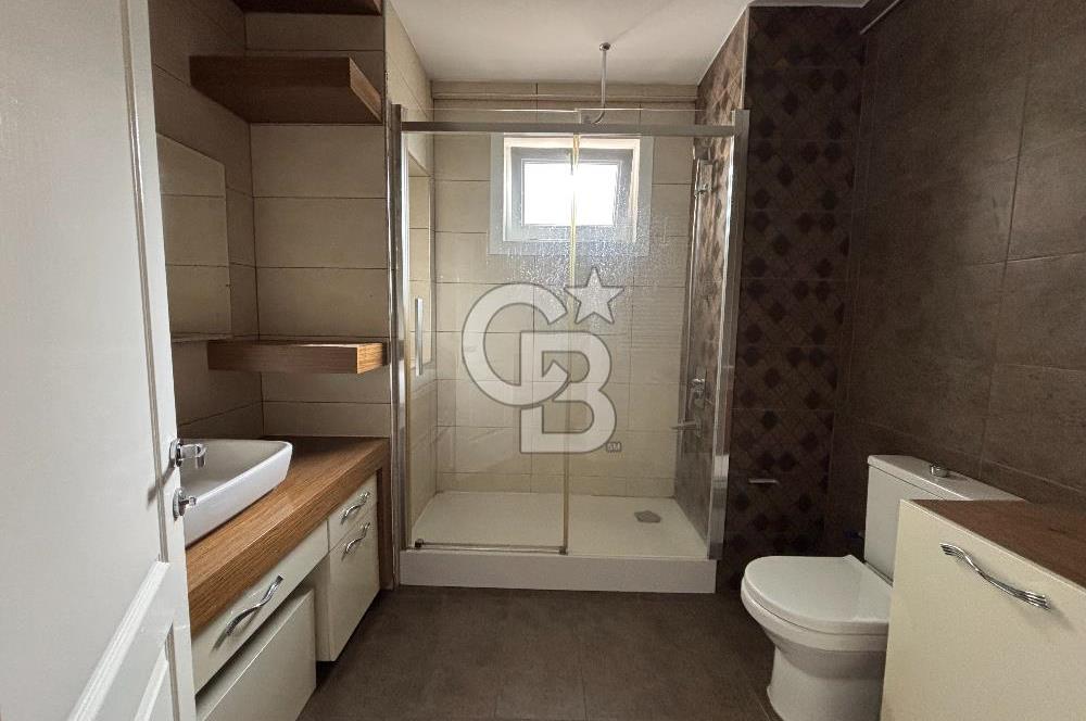 GÜZELŞEHİR SİTESİNDE TADİLATLI KREDİYE UYGUN SATILIK 5+1 VİLLA