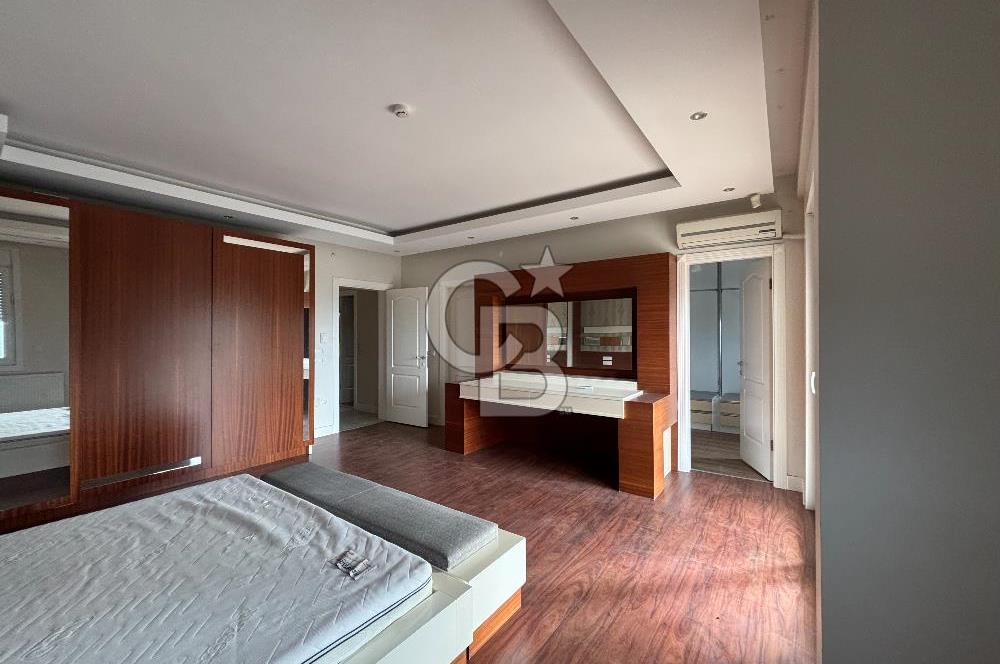 GÜZELŞEHİR SİTESİNDE TADİLATLI KREDİYE UYGUN SATILIK 5+1 VİLLA