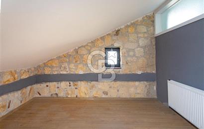 Foça Bağarası Villalar Bölgesinde Satılık Müstakil 5+2 Taş Villa