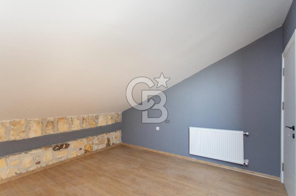 Foça Bağarası Villalar Bölgesinde Satılık Müstakil 5+2 Taş Villa