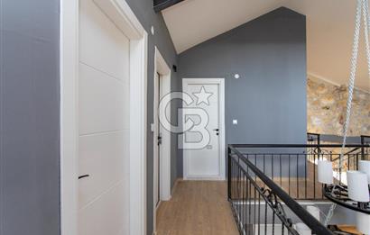 Foça Bağarası Villalar Bölgesinde Satılık Müstakil 5+2 Taş Villa