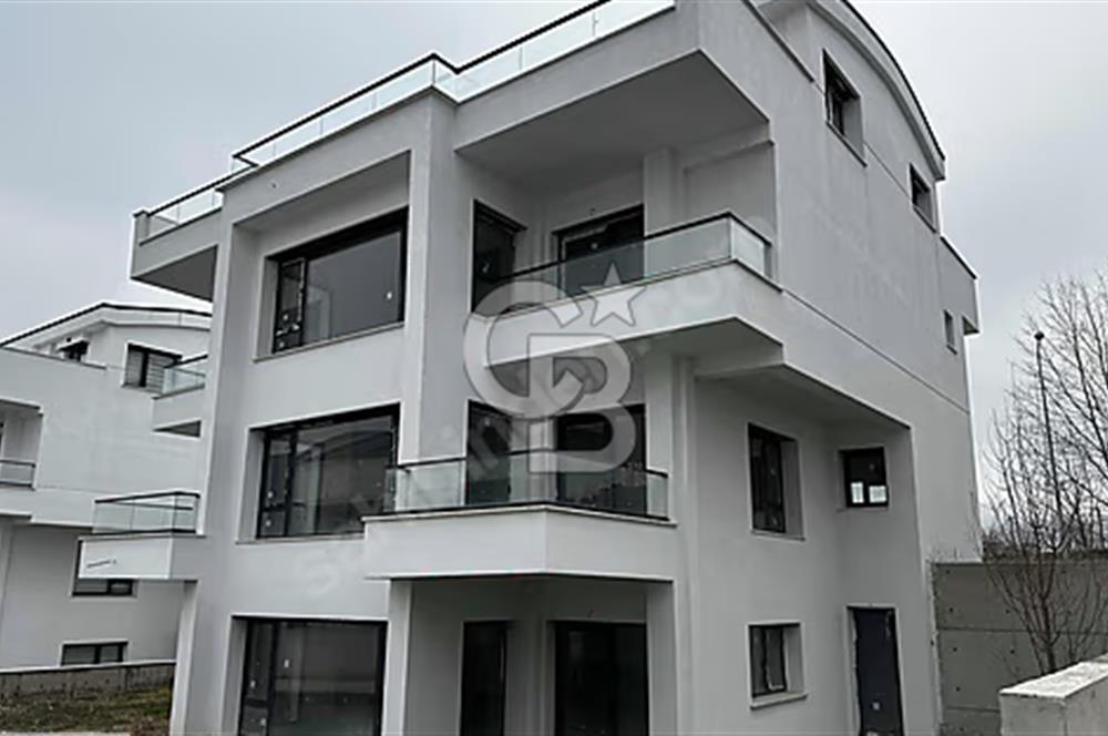 BEYTEPE VE ALACAATLI BEYLER CADDESİNDE TİCARİ KİRALIK 8+3 VİLLA