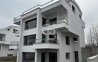 BEYTEPE VE ALACAATLI BEYLER CADDESİNDE TİCARİ KİRALIK 8+3 VİLLA