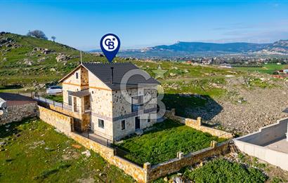 Foça Bağarası Villalar Bölgesinde Satılık Müstakil 5+2 Taş Villa