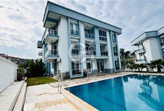 Yenifoça'da Havuzlu Site İçerisinde Kiralık 2+1 Eşyalı Daire - 1 - 333963