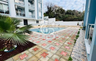 Yenifoça'da Havuzlu Site İçerisinde Kiralık 2+1 Eşyalı Daire