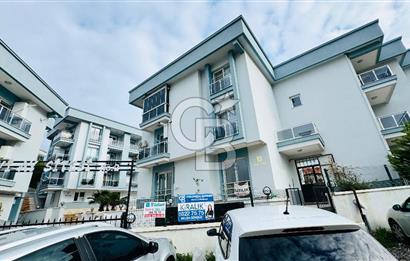 Yenifoça'da Havuzlu Site İçerisinde Kiralık 2+1 Eşyalı Daire