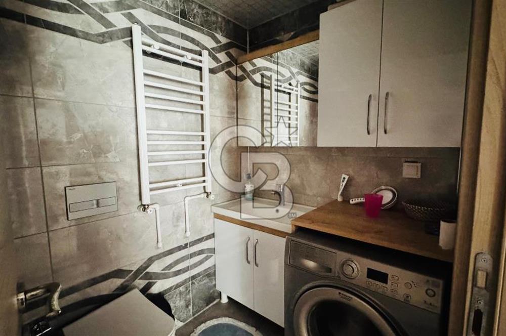 Yenifoça'da Havuzlu Site İçerisinde Kiralık 2+1 Eşyalı Daire