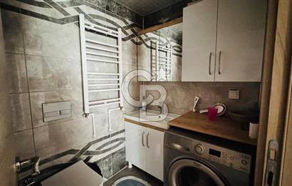 Yenifoça'da Havuzlu Site İçerisinde Kiralık 2+1 Eşyalı Daire