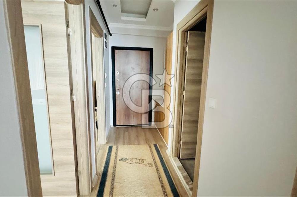 Yenifoça'da Havuzlu Site İçerisinde Kiralık 2+1 Eşyalı Daire