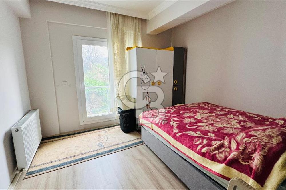 Yenifoça'da Havuzlu Site İçerisinde Kiralık 2+1 Eşyalı Daire
