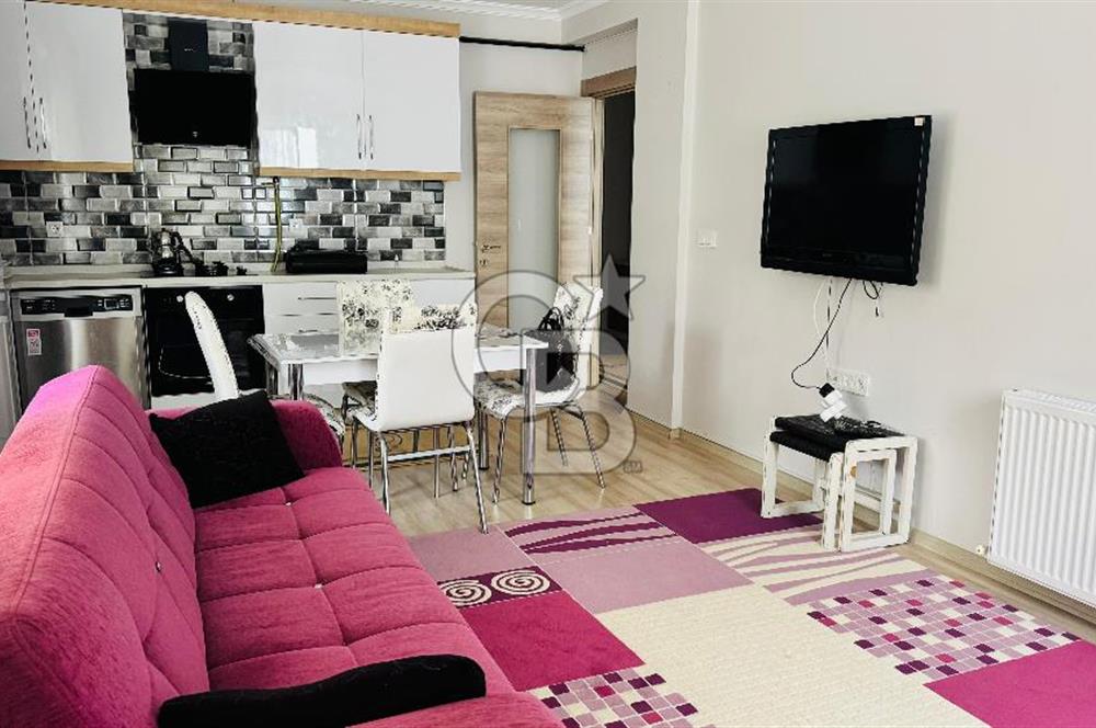 Yenifoça'da Havuzlu Site İçerisinde Kiralık 2+1 Eşyalı Daire