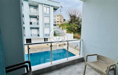 Yenifoça'da Havuzlu Site İçerisinde Kiralık 2+1 Eşyalı Daire