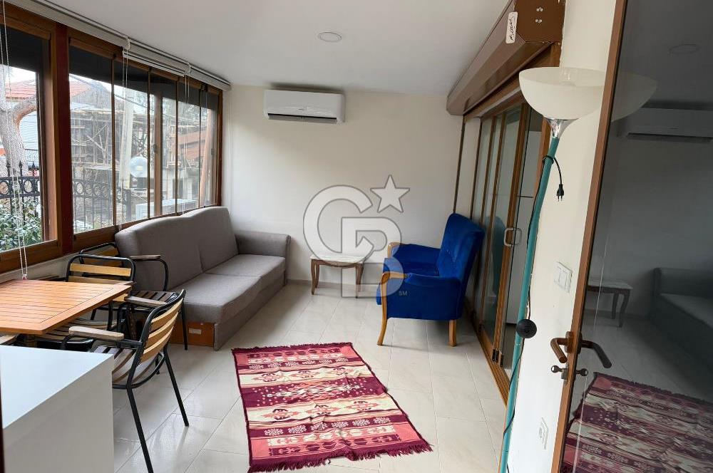 Foça İsmetpaşa Mah. Eşyalı Kiralık 1+1 Bahçe Katı Daire