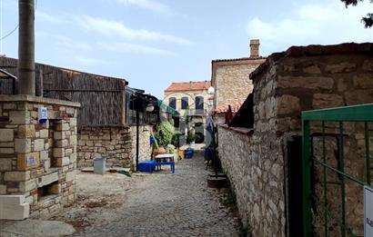 URLA SANAT SOKAĞINDA SATILIK ARSA FIRSATINI KAÇIRMAYIN