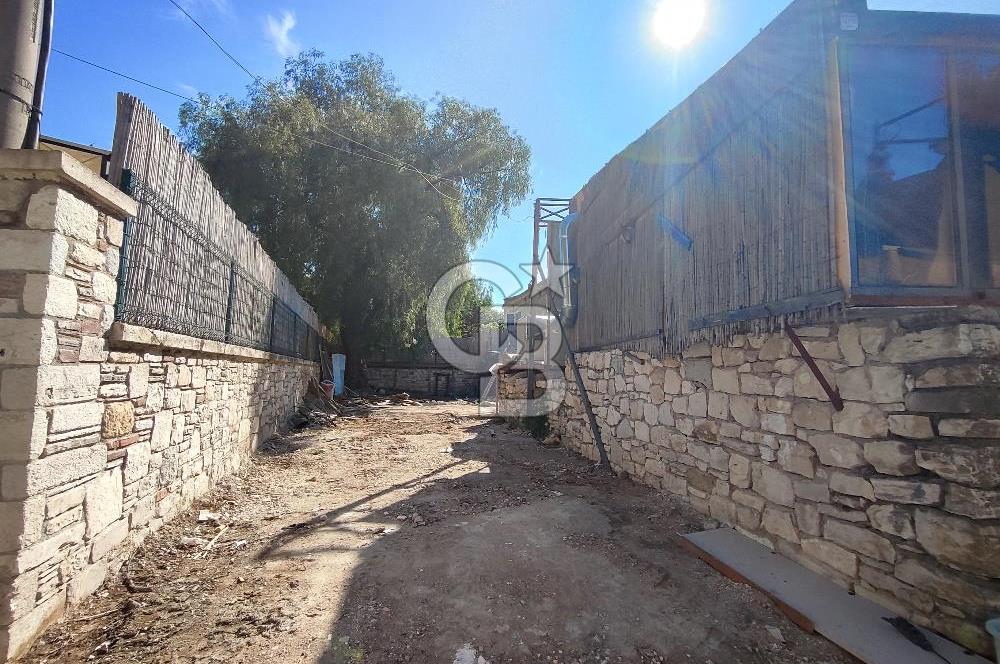 URLA SANAT SOKAĞINDA SATILIK ARSA FIRSATINI KAÇIRMAYIN