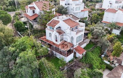 Çeşme Ildır Komple Deniz Manzaralı Satılık 4+1 Villa