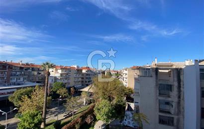 KARŞIYAKA YALISINDA MUHTEŞEM DENİZ MANZARALI, KİRALIK 4+1 DAİRE