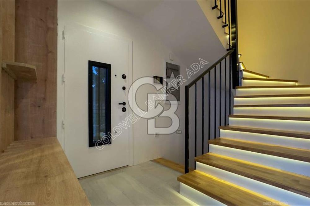 SOĞUCAK KUŞADASI’NDA SATILIK DENİZ MANZARALI ÖZEL HAVUZLU 3+2 TRİPLEKS VİLLA