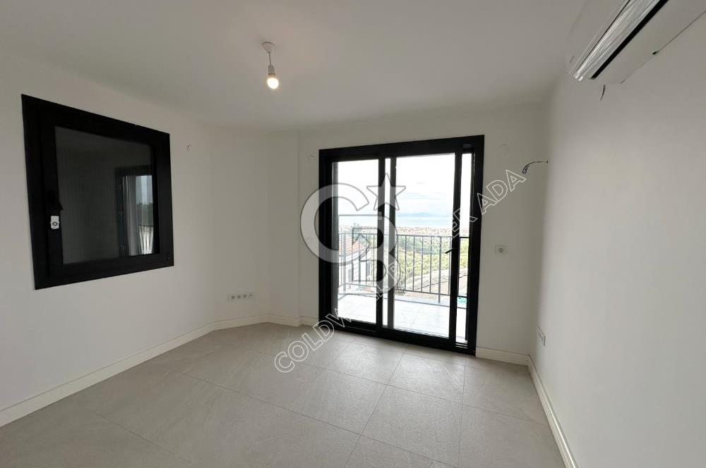 SOĞUCAK KUŞADASI’NDA SATILIK DENİZ MANZARALI ÖZEL HAVUZLU 3+2 TRİPLEKS VİLLA