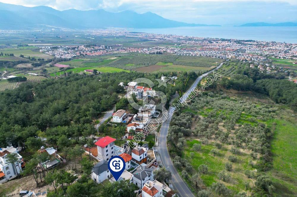 SOĞUCAK KUŞADASI’NDA SATILIK DENİZ MANZARALI ÖZEL HAVUZLU 3+2 TRİPLEKS VİLLA