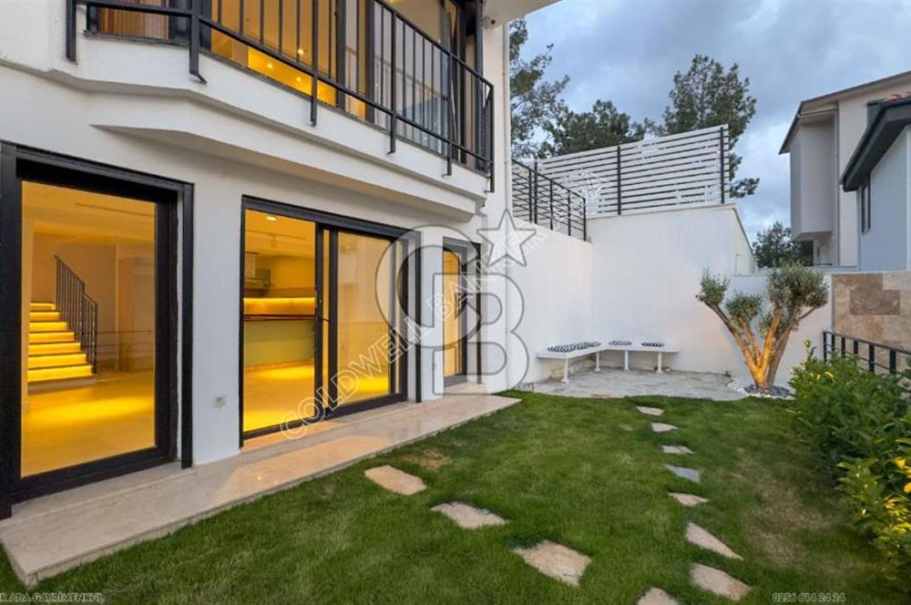 SOĞUCAK KUŞADASI’NDA SATILIK DENİZ MANZARALI ÖZEL HAVUZLU 3+2 TRİPLEKS VİLLA