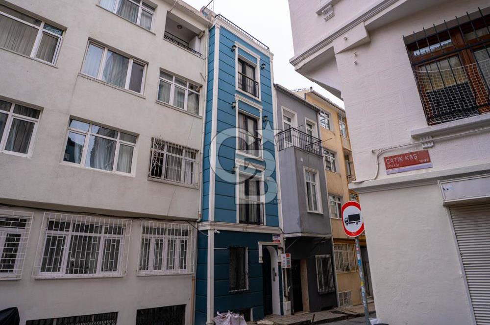Beyoğlu Kalyoncu Kulluğu Mahallesi nde Komple Satılık Bina