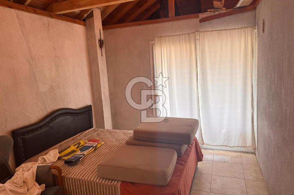 Seferihisar Orhanlı Satılık Müstakil Ev Ve Arsası