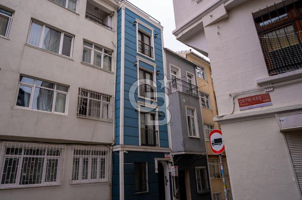 Beyoğlu Kalyoncu Kulluğu Mahallesi nde Komple Satılık Bina