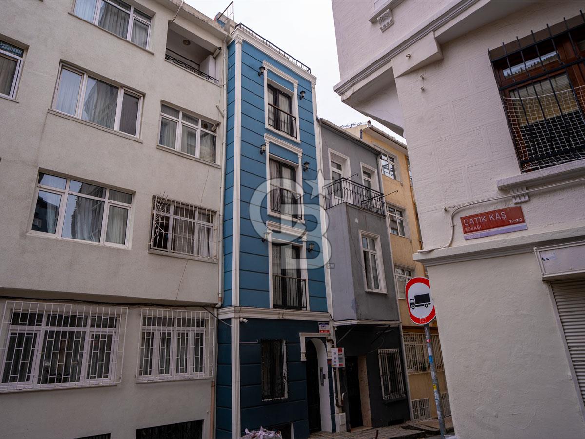 Beyoğlu Kalyoncu Kulluğu Mahallesi nde Komple Satılık Bina