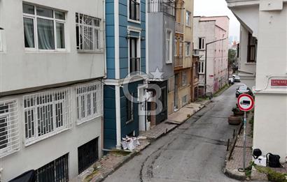 Beyoğlu Kalyoncu Kulluğu Mahallesi nde Komple Satılık Bina