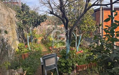 Seferihisar Orhanlı Satılık Müstakil Ev Ve Arsası
