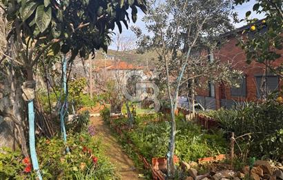 Seferihisar Orhanlı Satılık Müstakil Ev Ve Arsası