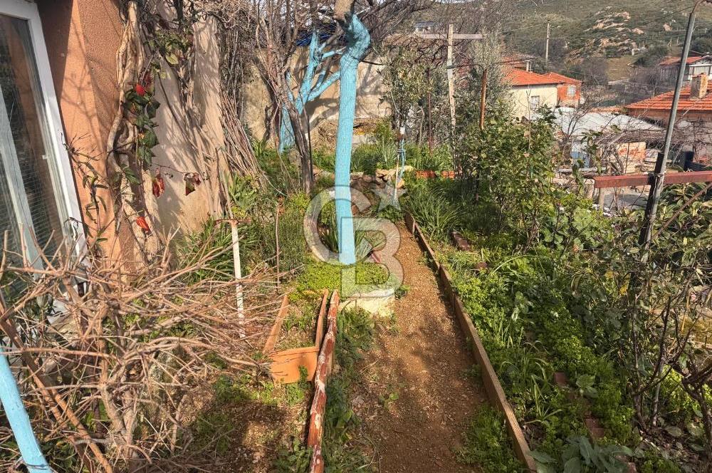 Seferihisar Orhanlı Satılık Müstakil Ev Ve Arsası