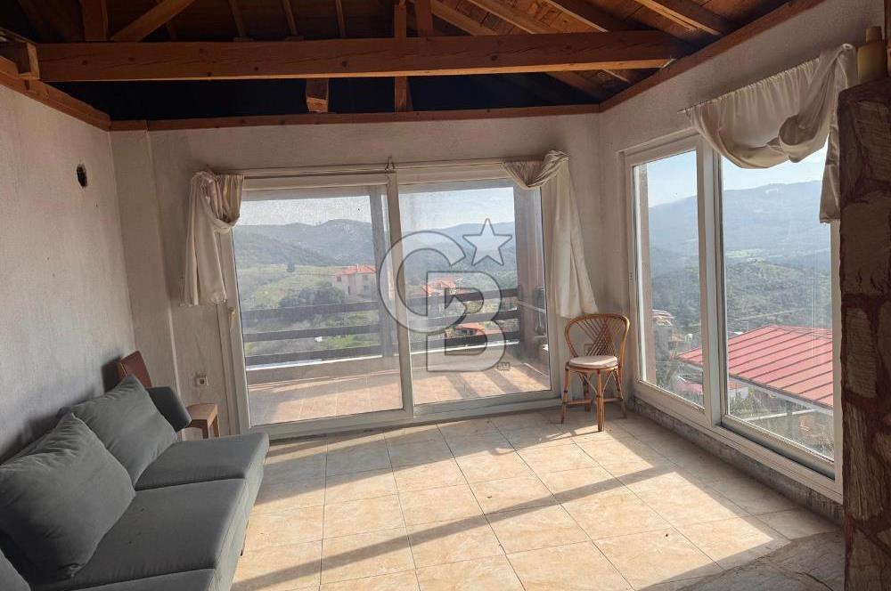 Seferihisar Orhanlı Satılık Müstakil Ev Ve Arsası