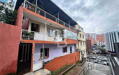 Çiğli Anadolu Caddesi Yakını Satılık Müstakil Ev