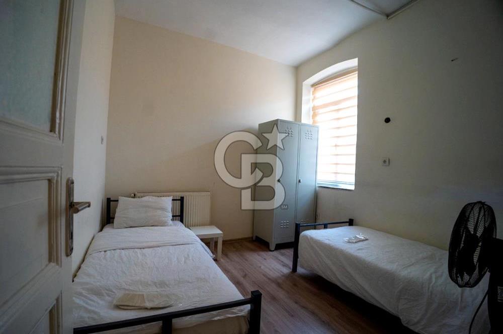 Beyoğlu Kamer Hatun Mahallesi nde Komple Satılık Bina