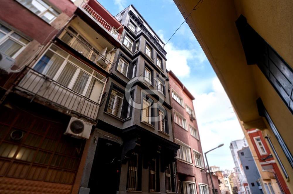 Beyoğlu Kamer Hatun Mahallesi nde Komple Satılık Bina