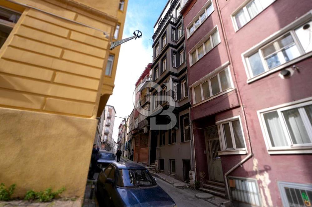 Beyoğlu Kamer Hatun Mahallesi nde Komple Satılık Bina