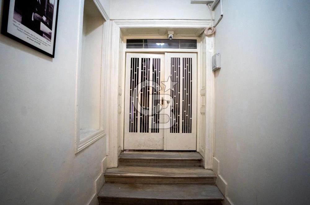 Beyoğlu Kamer Hatun Mahallesi nde Komple Satılık Bina