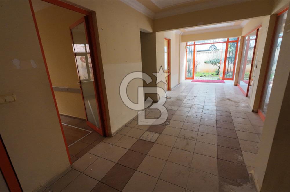 OKULLAR BÖLGESİNDE 3 KATLI, 750 m2, BAHÇELİ KOMPLE KİRALIK BİNA