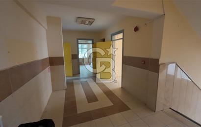 OKULLAR BÖLGESİNDE 3 KATLI, 750 m2, BAHÇELİ KOMPLE KİRALIK BİNA