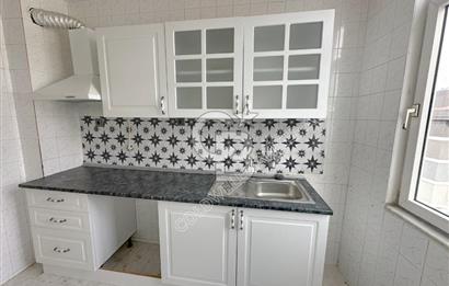 ŞEHİR MERKEZİNDE OTOPARKLI ASANSÖRLÜ KAPALI MUTFAK DAİRE