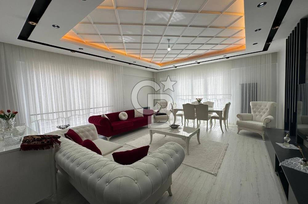 COLDWELL BANKER'den YILDIZTEPE de HAVUZLU SATILIK TRİBLEKS VİLLA