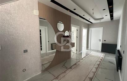 COLDWELL BANKER'den YILDIZTEPE de HAVUZLU SATILIK TRİBLEKS VİLLA