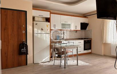 SEYREK ÇARŞI İÇİNDE EŞYALI SATILIK 1+1 DAİRE