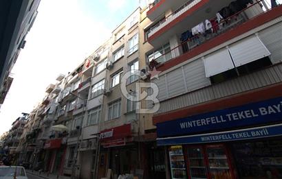 Karşıyaka Çarşıda Satılık 2+1 Tadilatlı Daire