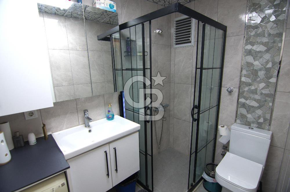 Karşıyaka Çarşıda Satılık 2+1 Tadilatlı Daire